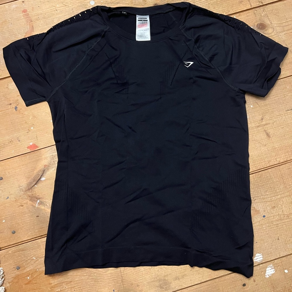Gymshark, black workout shirt